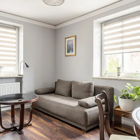 ホテル Rentplanet - Apartament Komuny Paryskiej ヴロツワフ