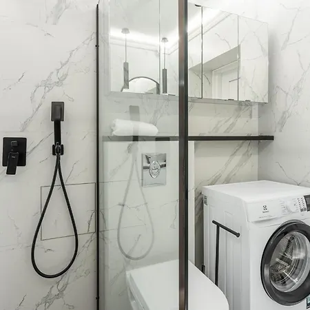 Rentplanet - Apartament Komuny Paryskiej