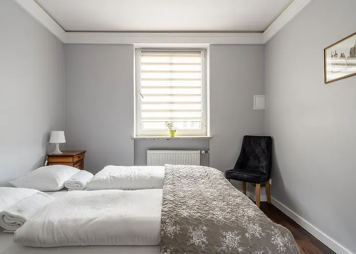 Rentplanet - Apartament Komuny Paryskiej ホテル